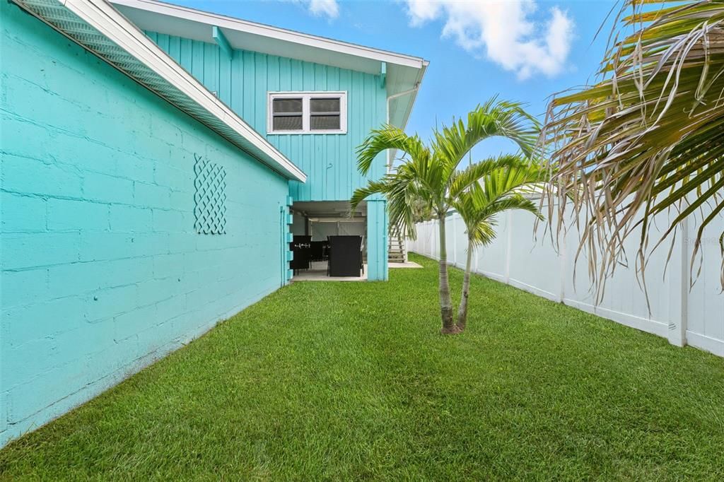 待售: $1,250,000 (3 贝兹, 2 浴室, 1724 平方英尺)