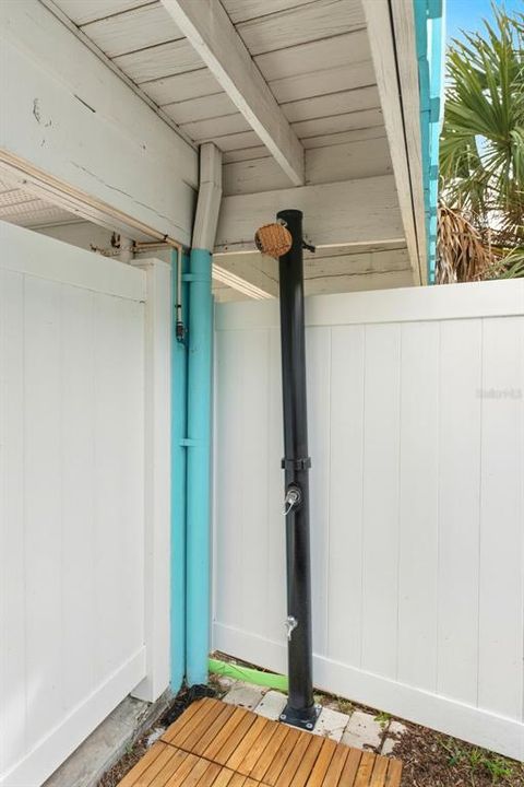 待售: $1,250,000 (3 贝兹, 2 浴室, 1724 平方英尺)