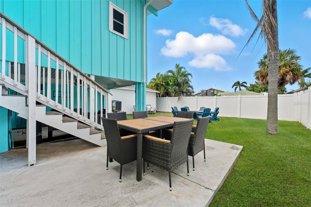 待售: $1,250,000 (3 贝兹, 2 浴室, 1724 平方英尺)