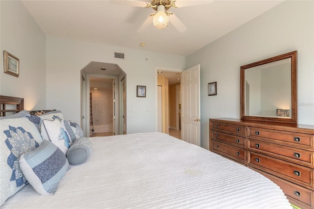 For Sale: $549,000 (3 beds, 3 baths, 1952 Square Feet)