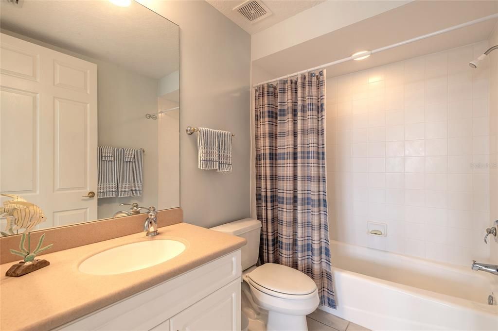 For Sale: $549,000 (3 beds, 3 baths, 1952 Square Feet)