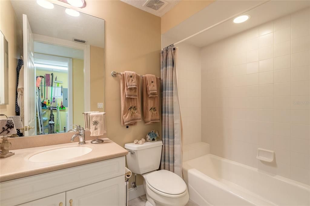 For Sale: $549,000 (3 beds, 3 baths, 1952 Square Feet)