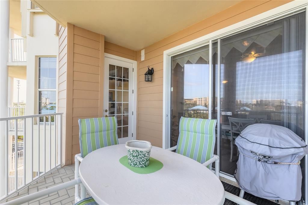 For Sale: $549,000 (3 beds, 3 baths, 1952 Square Feet)