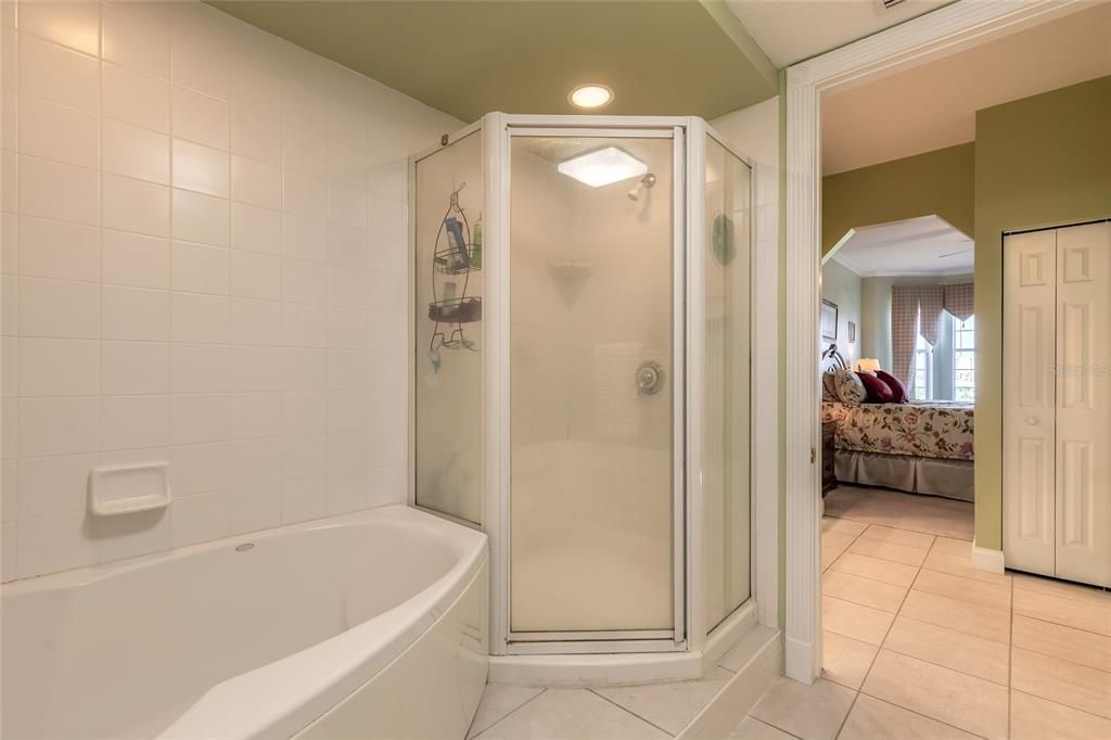 For Sale: $549,000 (3 beds, 3 baths, 1952 Square Feet)