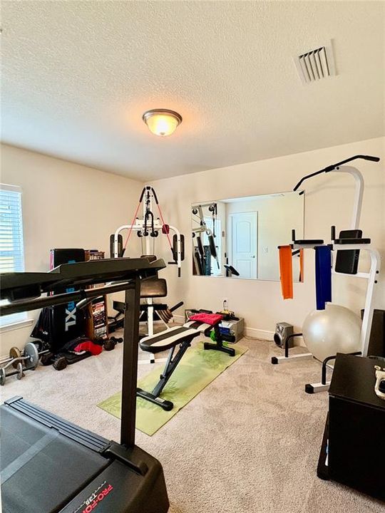 Под контрактом: $339,999 (4 спален, 3 ванн, 2199 Квадратных фут)