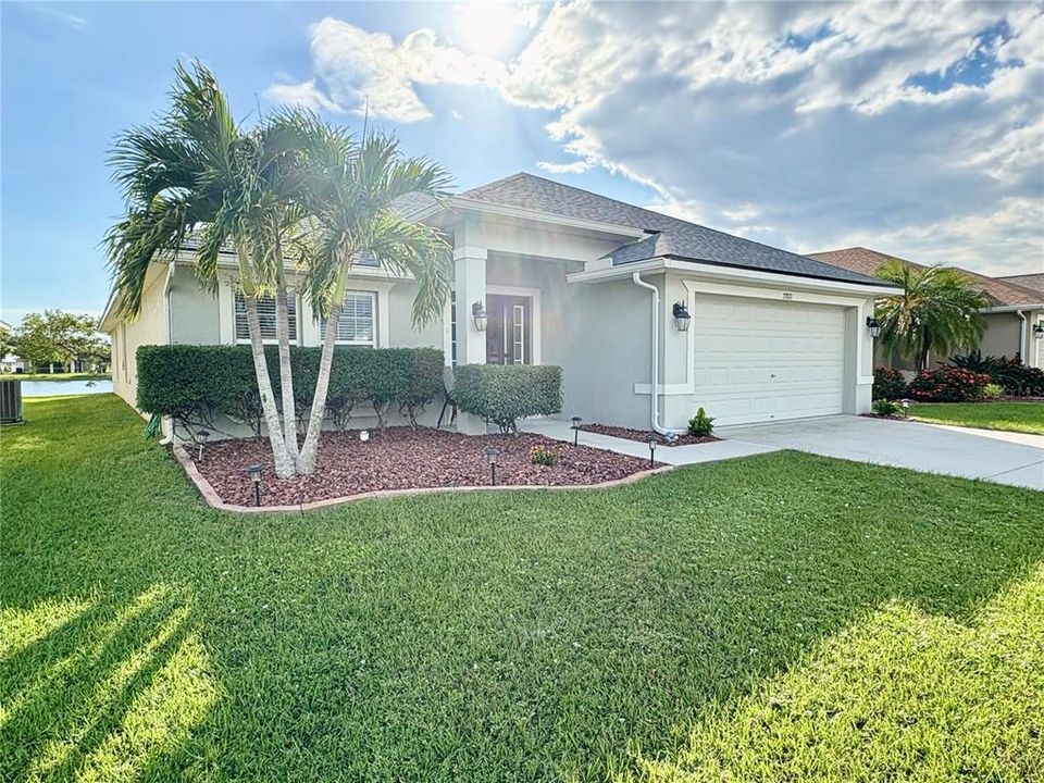 Под контрактом: $339,999 (4 спален, 3 ванн, 2199 Квадратных фут)