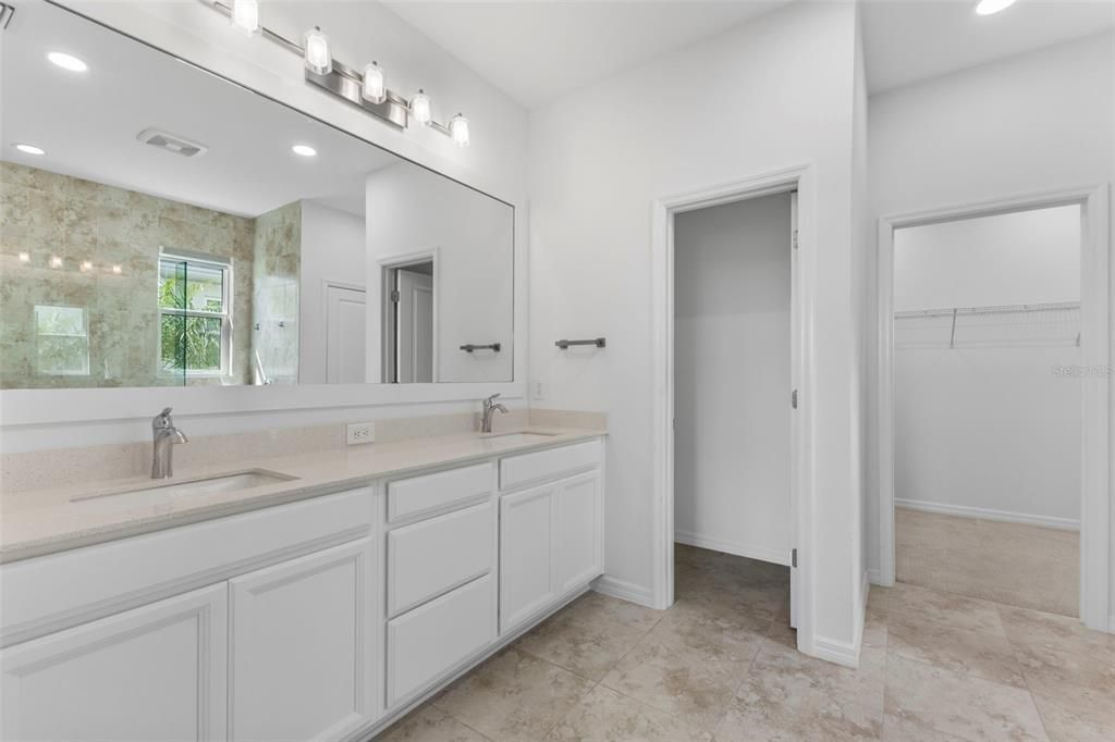 For Sale: $579,900 (2 beds, 2 baths, 1810 Square Feet)