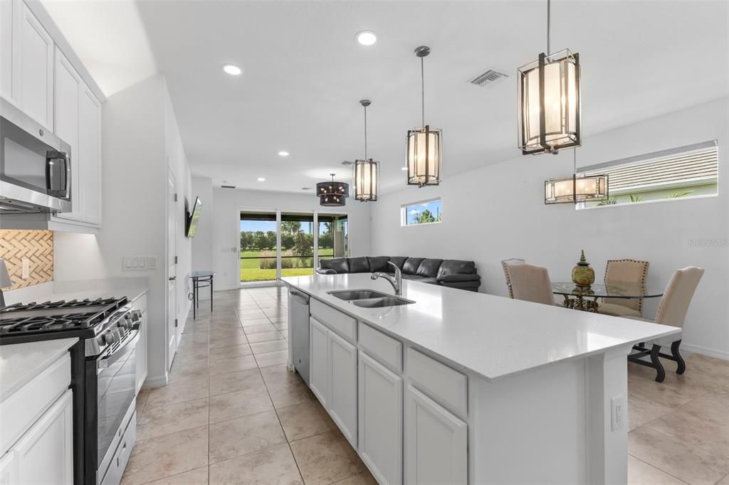 For Sale: $579,900 (2 beds, 2 baths, 1810 Square Feet)