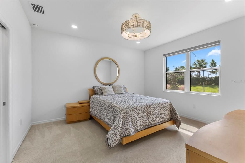 For Sale: $579,900 (2 beds, 2 baths, 1810 Square Feet)