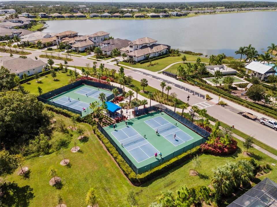 For Sale: $579,900 (2 beds, 2 baths, 1810 Square Feet)