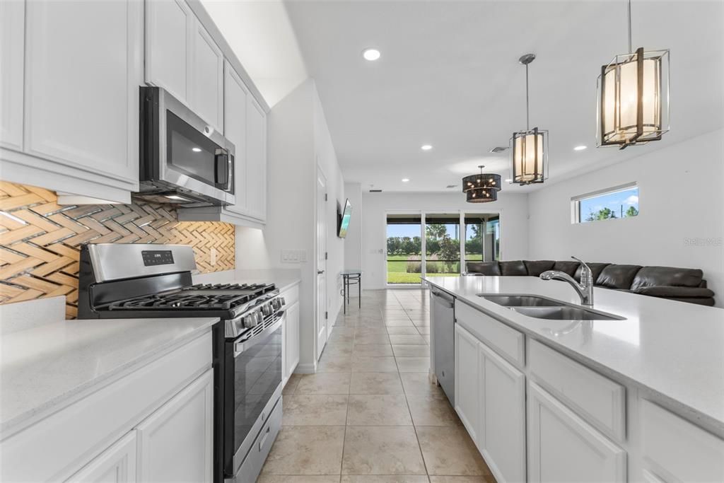 For Sale: $579,900 (2 beds, 2 baths, 1810 Square Feet)