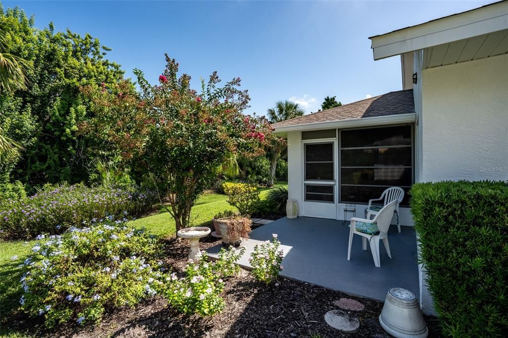 Под контрактом: $320,000 (2 спален, 2 ванн, 1200 Квадратных фут)