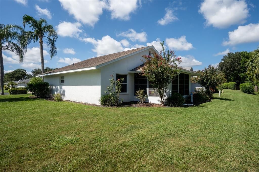 Под контрактом: $320,000 (2 спален, 2 ванн, 1200 Квадратных фут)