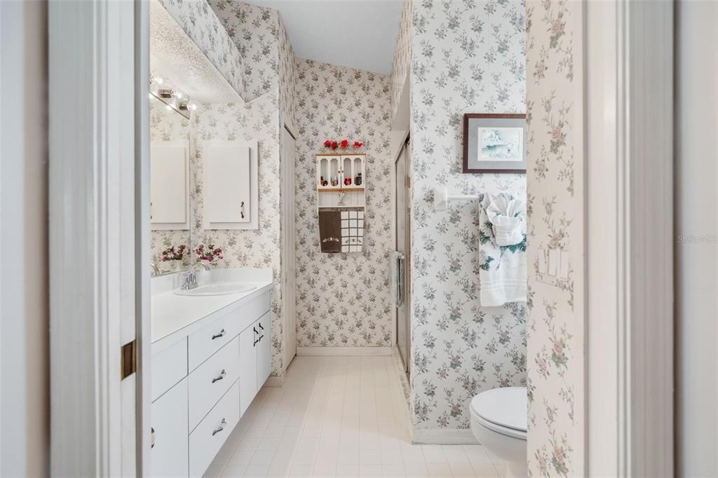 Под контрактом: $320,000 (2 спален, 2 ванн, 1200 Квадратных фут)