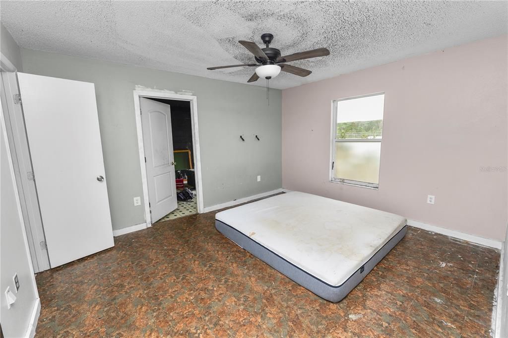 Active With Contract: $115,000 (3 beds, 2 baths, 1448 Square Feet)