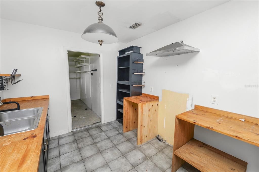 Active With Contract: $115,000 (3 beds, 2 baths, 1448 Square Feet)