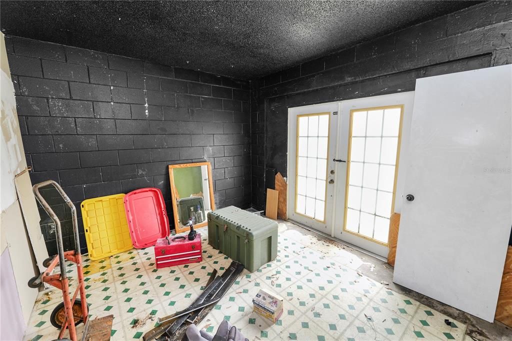 Active With Contract: $115,000 (3 beds, 2 baths, 1448 Square Feet)