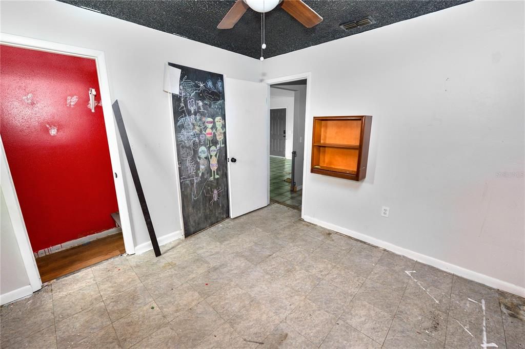 Active With Contract: $115,000 (3 beds, 2 baths, 1448 Square Feet)