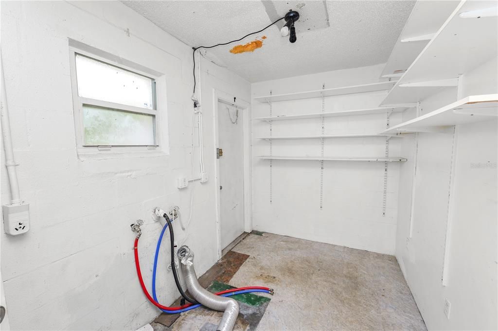 Active With Contract: $115,000 (3 beds, 2 baths, 1448 Square Feet)