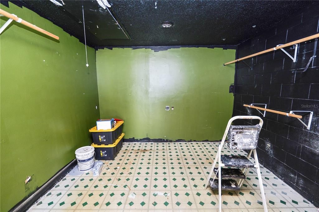 Active With Contract: $115,000 (3 beds, 2 baths, 1448 Square Feet)