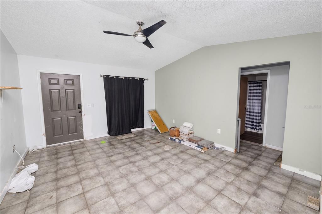 Active With Contract: $115,000 (3 beds, 2 baths, 1448 Square Feet)