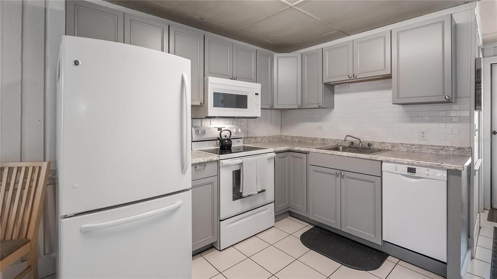 En Venta: $159,900 (2 camas, 2 baños, 796 Pies cuadrados)