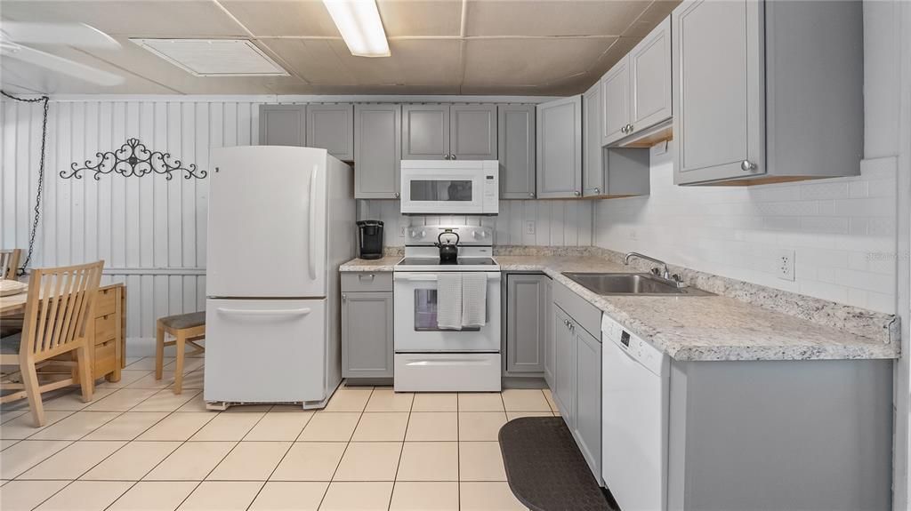 En Venta: $159,900 (2 camas, 2 baños, 796 Pies cuadrados)