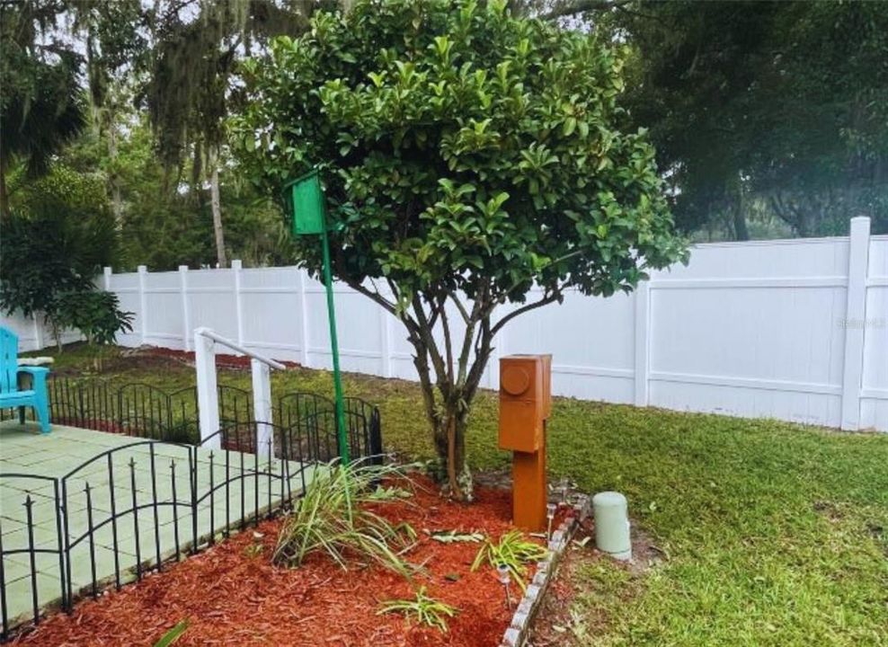 For Sale: $173,000 (2 beds, 1 baths, 708 Square Feet)