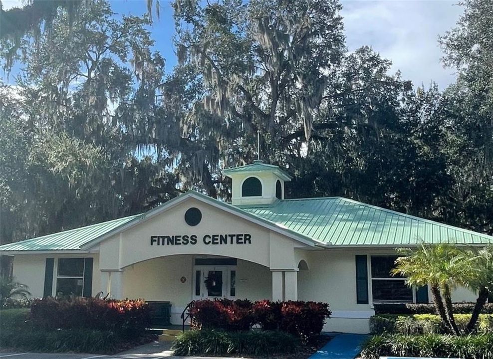 For Sale: $173,000 (2 beds, 1 baths, 708 Square Feet)