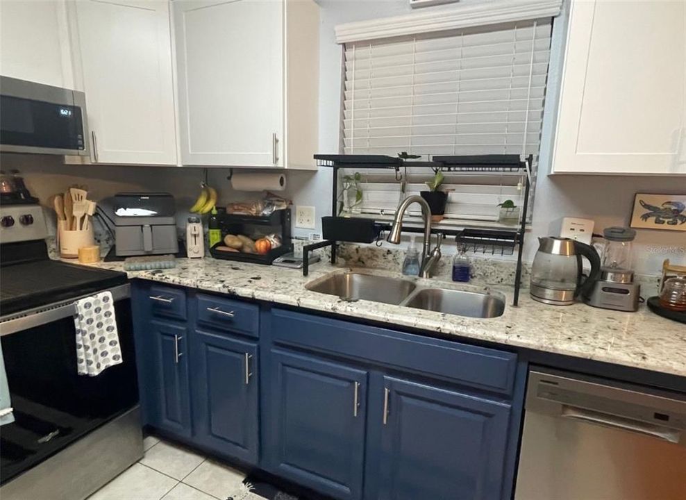 For Sale: $173,000 (2 beds, 1 baths, 708 Square Feet)