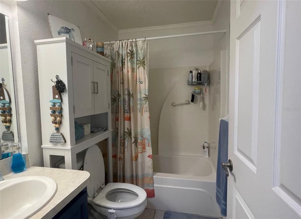 For Sale: $173,000 (2 beds, 1 baths, 708 Square Feet)