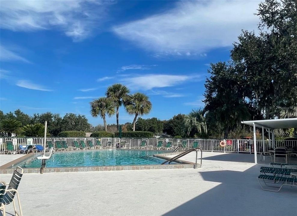 For Sale: $173,000 (2 beds, 1 baths, 708 Square Feet)