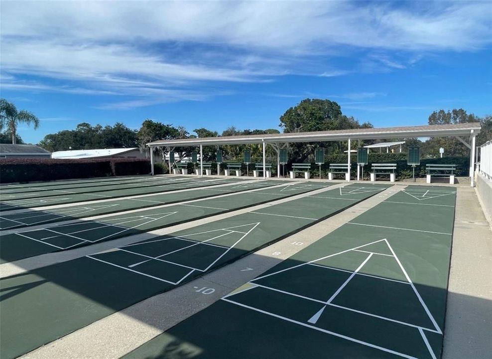 For Sale: $173,000 (2 beds, 1 baths, 708 Square Feet)