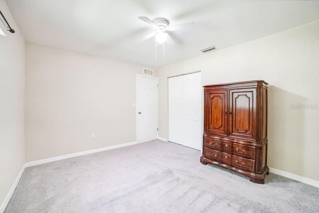 Active With Contract: $254,999 (3 beds, 2 baths, 1428 Square Feet)