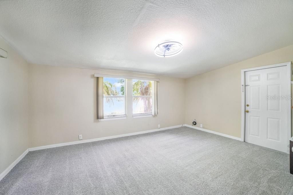 Active With Contract: $254,999 (3 beds, 2 baths, 1428 Square Feet)