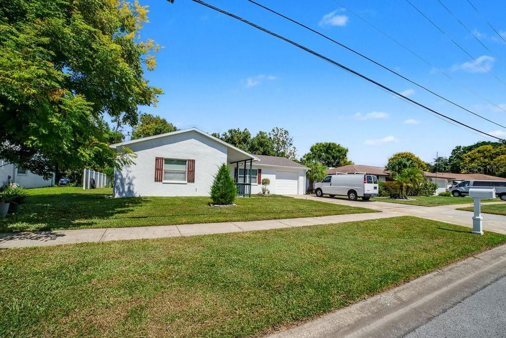 Active With Contract: $254,999 (3 beds, 2 baths, 1428 Square Feet)