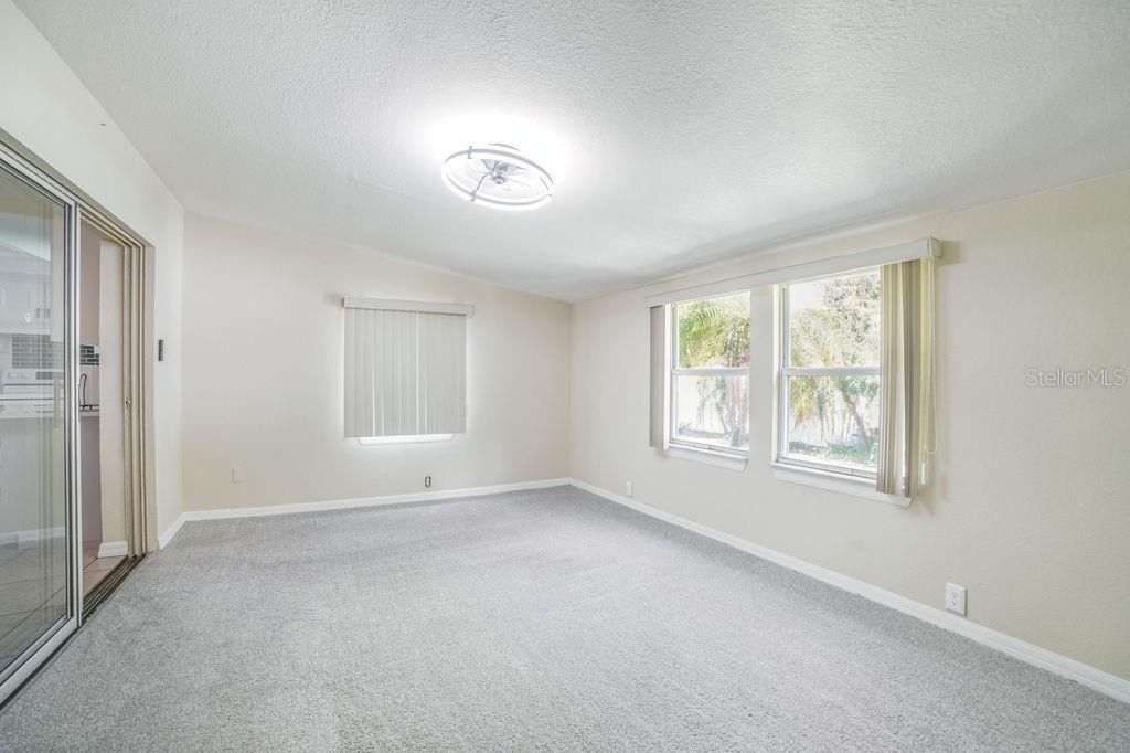 Active With Contract: $254,999 (3 beds, 2 baths, 1428 Square Feet)