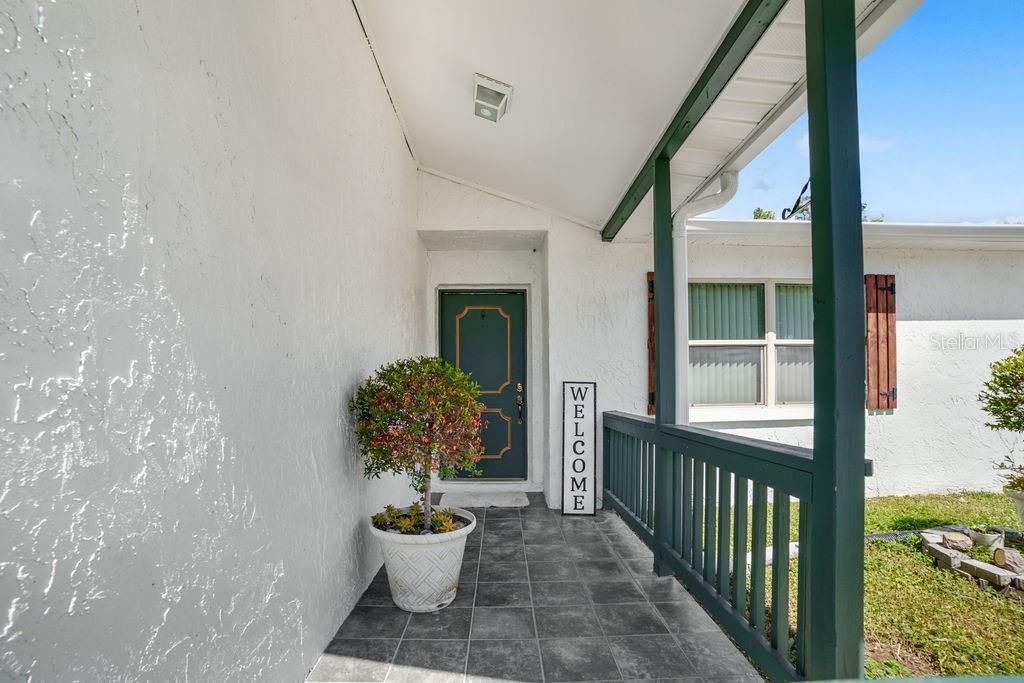 Active With Contract: $254,999 (3 beds, 2 baths, 1428 Square Feet)