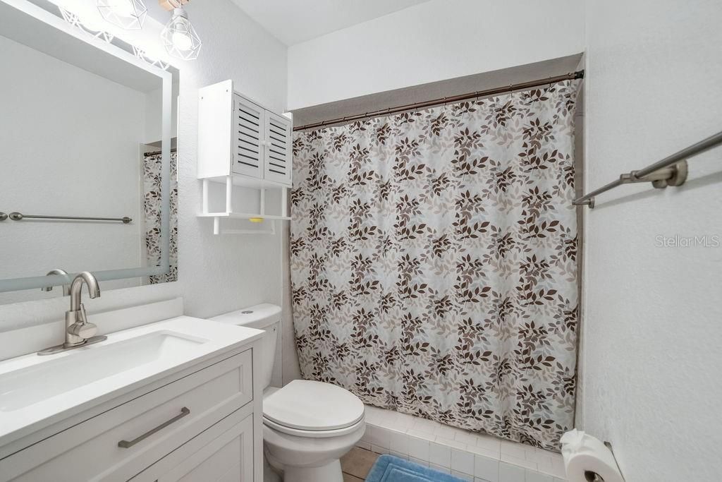 Active With Contract: $254,999 (3 beds, 2 baths, 1428 Square Feet)