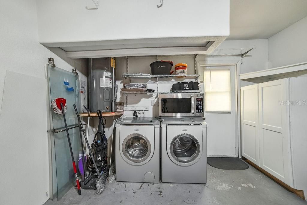 Active With Contract: $254,999 (3 beds, 2 baths, 1428 Square Feet)