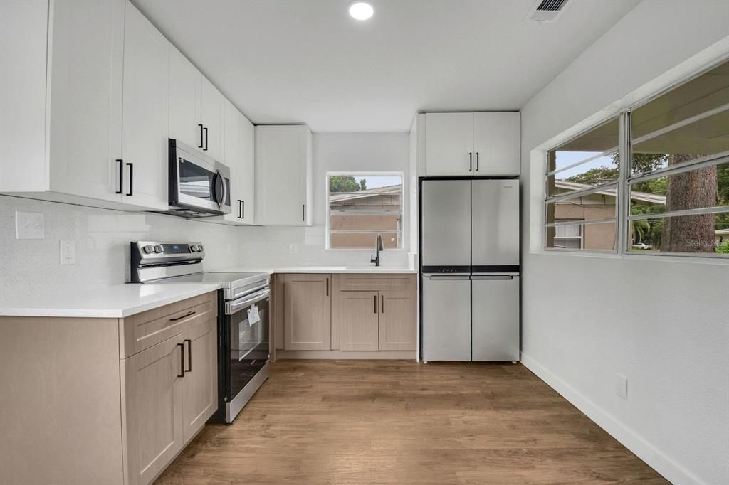 Activo con contrato: $275,000 (3 camas, 1 baños, 1136 Pies cuadrados)