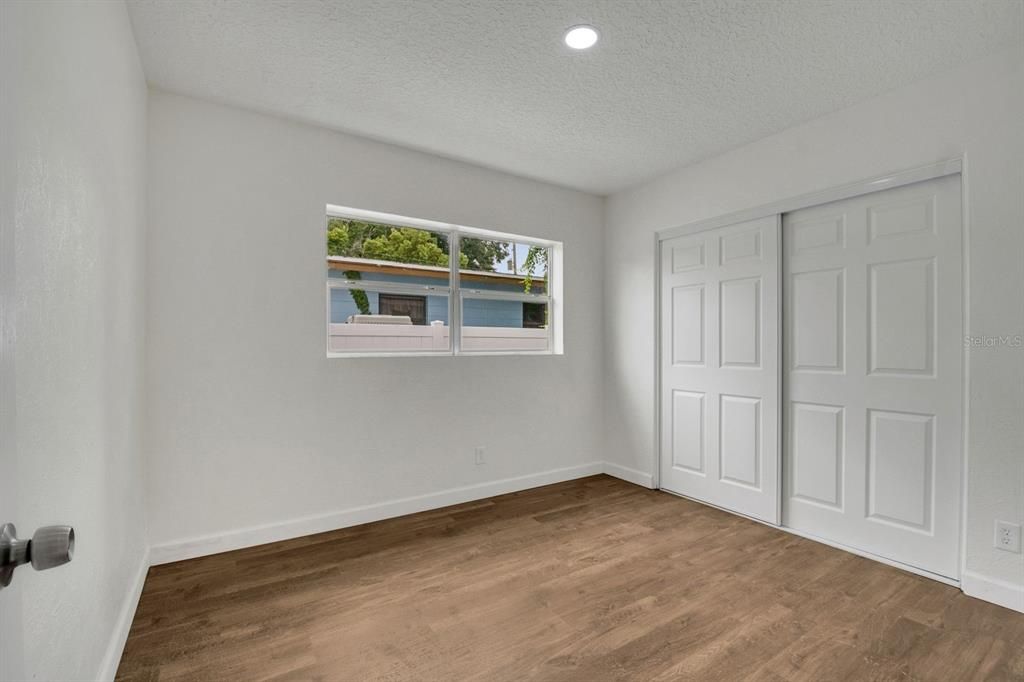 Activo con contrato: $275,000 (3 camas, 1 baños, 1136 Pies cuadrados)