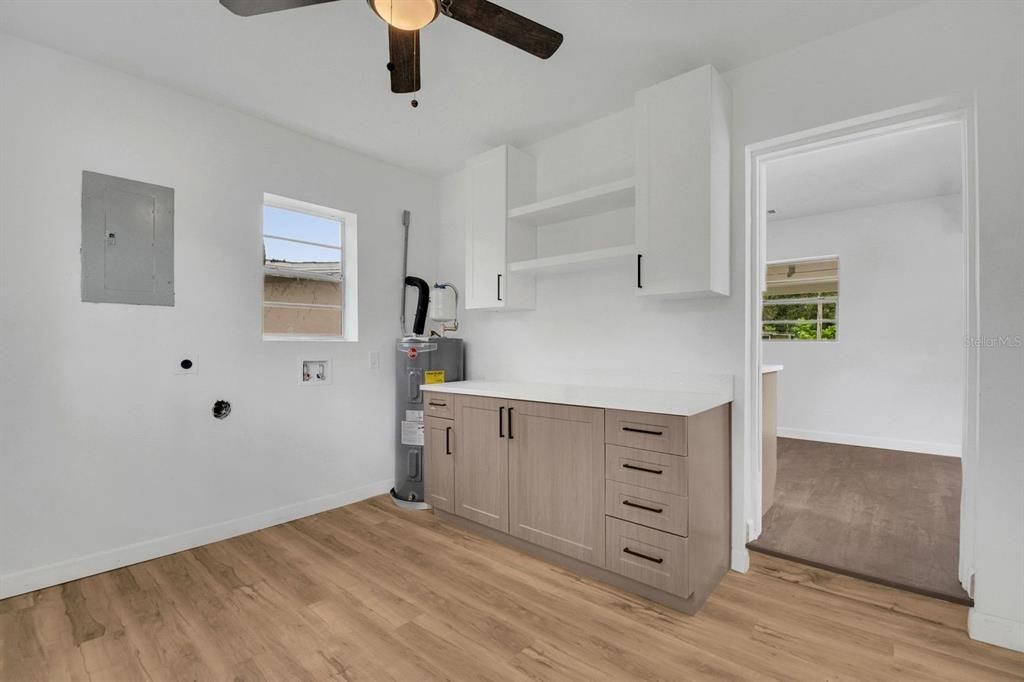 Activo con contrato: $275,000 (3 camas, 1 baños, 1136 Pies cuadrados)