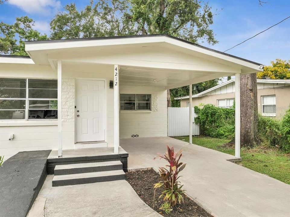 Activo con contrato: $275,000 (3 camas, 1 baños, 1136 Pies cuadrados)