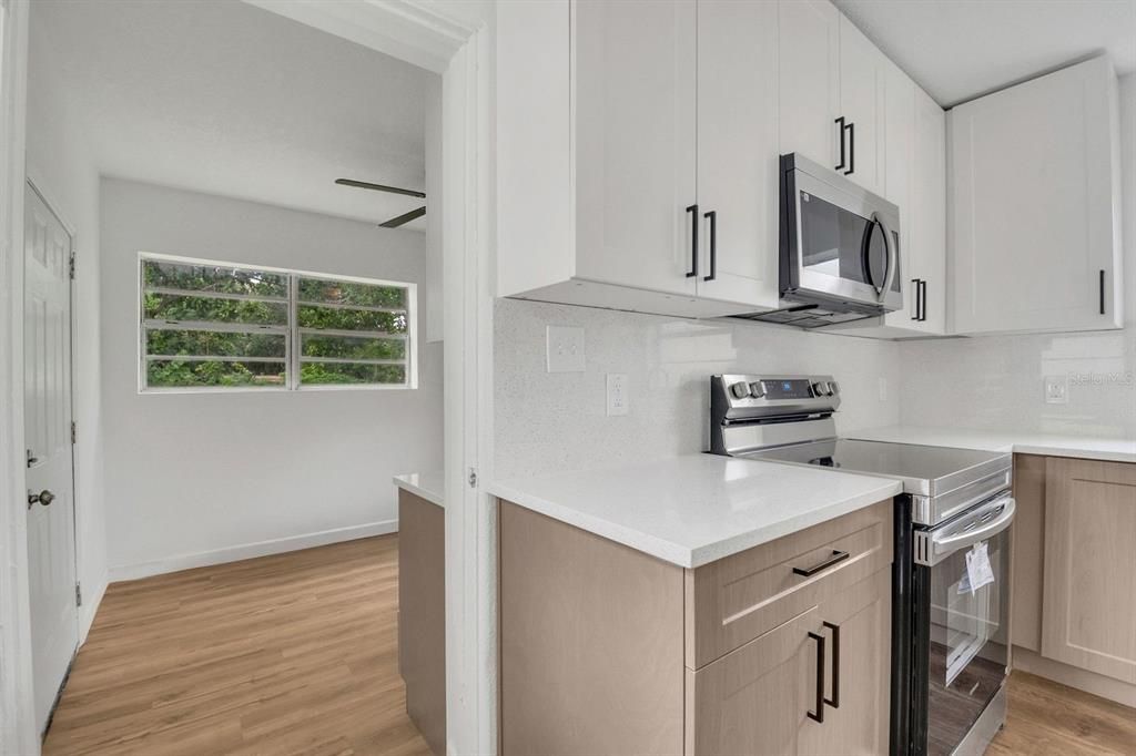 Activo con contrato: $275,000 (3 camas, 1 baños, 1136 Pies cuadrados)