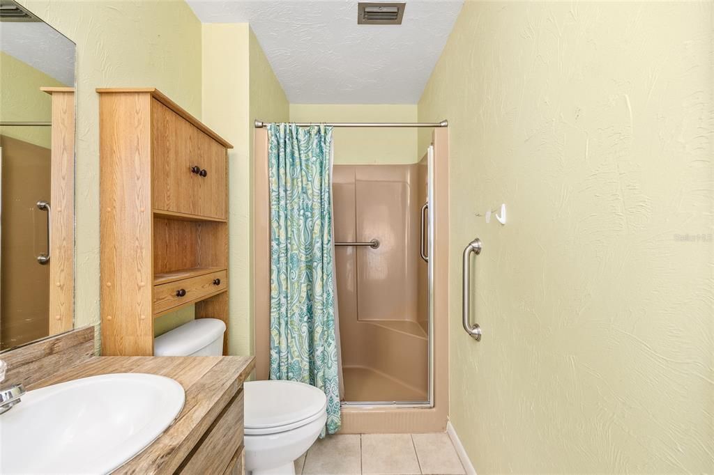 Active With Contract: $219,500 (3 beds, 2 baths, 1675 Square Feet)