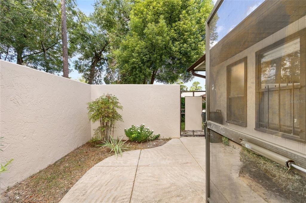 Active With Contract: $219,500 (3 beds, 2 baths, 1675 Square Feet)