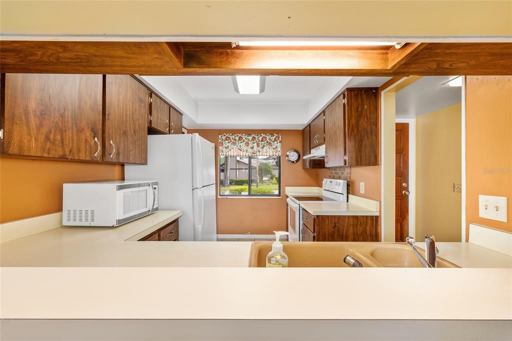 Active With Contract: $219,500 (3 beds, 2 baths, 1675 Square Feet)