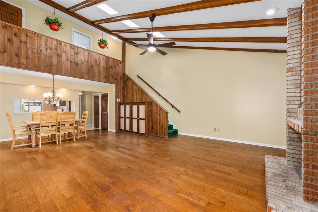 Active With Contract: $219,500 (3 beds, 2 baths, 1675 Square Feet)