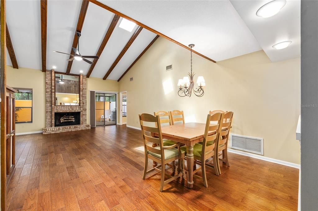 Active With Contract: $219,500 (3 beds, 2 baths, 1675 Square Feet)